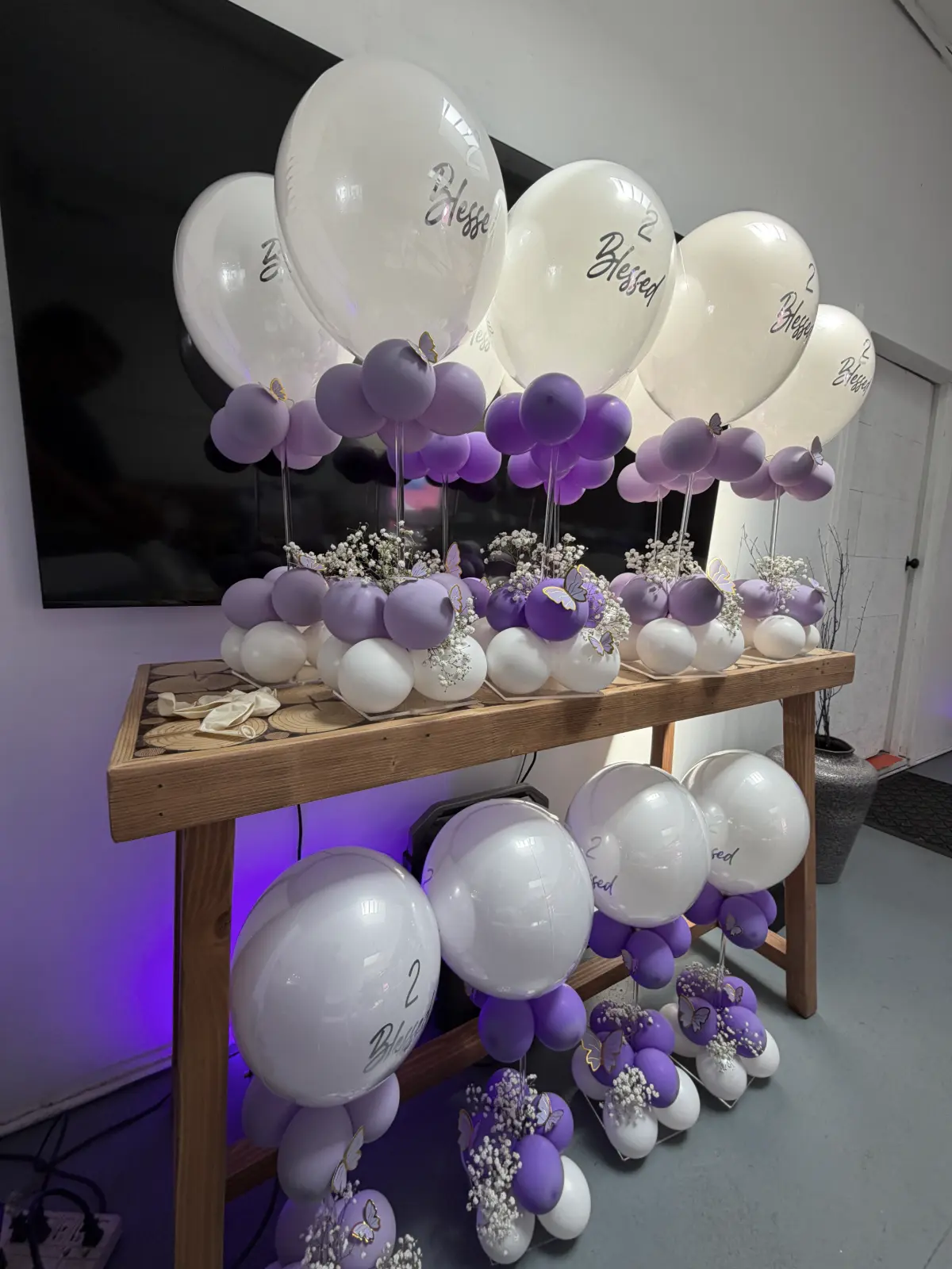 Kids birthday party venue with balloon centerpieces at Art and Space LA in Culver City Los Angeles